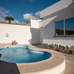 Susi Mit Privatem Pool By Interhome
