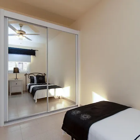 Susi Mit Privatem Pool By Interhome * Palm-mar