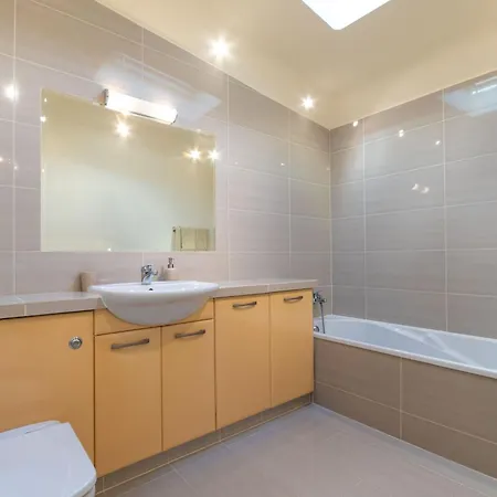 Susi Mit Privatem Pool By Interhome