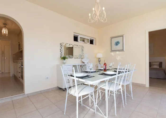 Susi Mit Privatem Pool By Interhome Casa vacanze *