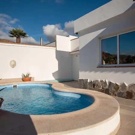 Susi Mit Privatem Pool By Interhome